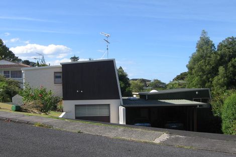 Photo of property in 1/10 Greendale Spur, Glenfield, Auckland, 0629