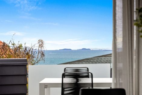 Photo of property in 1/127 Churchill Road, Rothesay Bay, Auckland, 0630