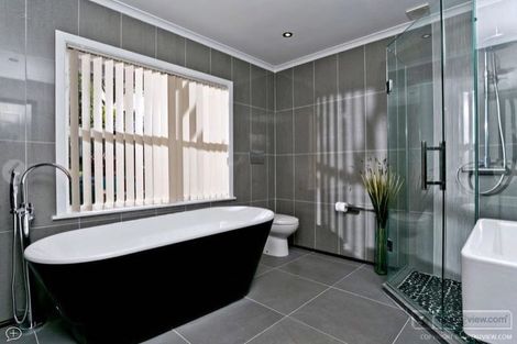 Photo of property in 46 Bruce Road, Glenfield, Auckland, 0629