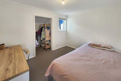 Photo of property in 184 Whites Line East, Waiwhetu, Lower Hutt, 5010