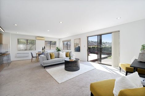 Photo of property in 33 South Kensington Way, Henderson, Auckland, 0612