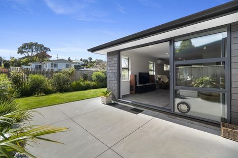 Photo of property in 5 Mackillop Way, Brooklands, New Plymouth, 4310