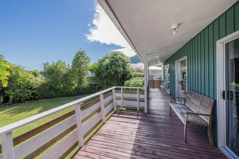 Photo of property in 21 Ruru Street, Waikanae, 5036