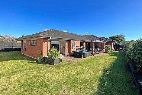 Photo of property in 219 Carnoustie Drive, Wattle Downs, Auckland, 2103