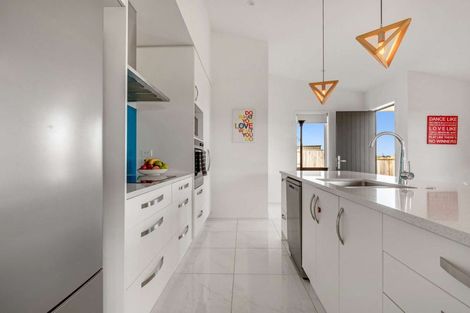 Photo of property in 12 Franks Way, Papamoa Beach, Papamoa, 3118