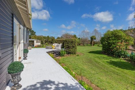 Photo of property in 121 North Manakau Road, Manakau, 5573