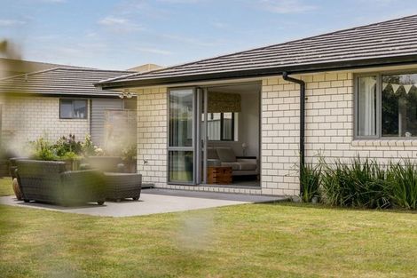 Photo of property in Waterview Estate, 8/4 Greystone Place, Omokoroa, 3114