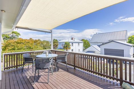 Photo of property in 16 Gladstone Road, Bluff Hill, Napier, 4110