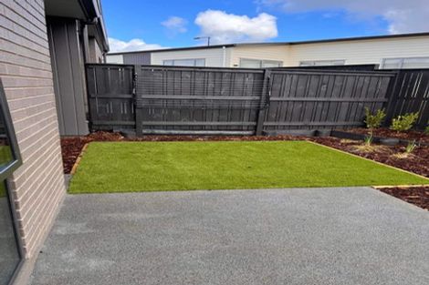 Photo of property in 5/38 Jane Maree Road, Kumeu, 0810