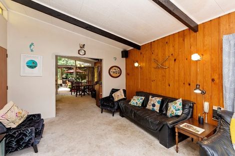 Photo of property in 30 Mountain Road, Henderson Valley, Auckland, 0612