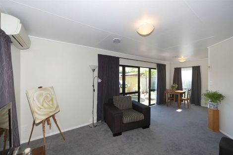 Photo of property in 2/114 Park Road South, Akina, Hastings, 4122