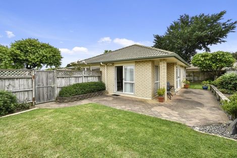 Photo of property in 13 Montilla Place, Manurewa, Auckland, 2102