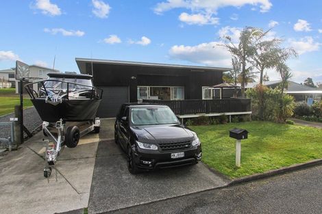 Photo of property in 9 Keven Road, Clarks Beach, Pukekohe, 2679