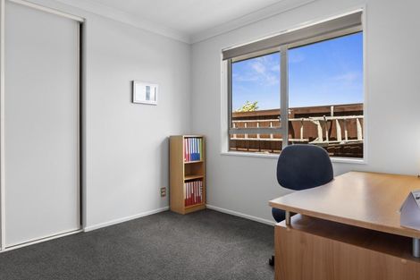 Photo of property in 28 Sequoia Way, Rangiora, 7400