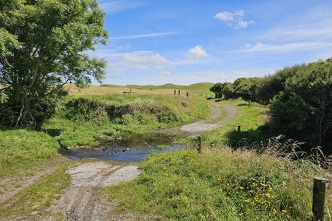 Photo of property in 955 Opua Road, Opunake, 4681