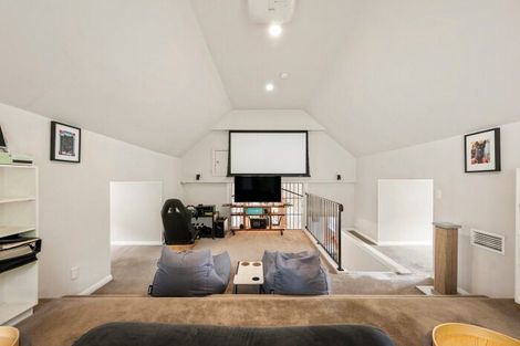 Photo of property in 5a Raroa Road, Kelburn, Wellington, 6012