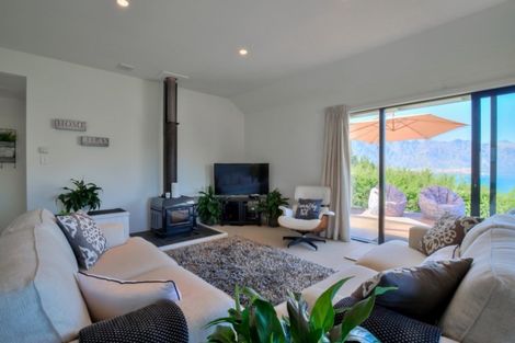 Photo of property in 101b Wynyard Crescent, Fernhill, Queenstown, 9300