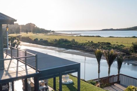 Photo of property in 3 Nihinihi Avenue, Raglan, 3225