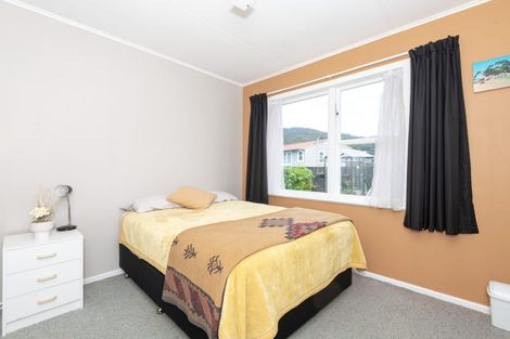 Photo of property in 5 The Strand, Wainuiomata, Lower Hutt, 5014