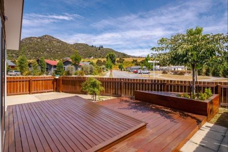 Photo of property in 25 Sherwin Avenue, Albert Town, Wanaka, 9305