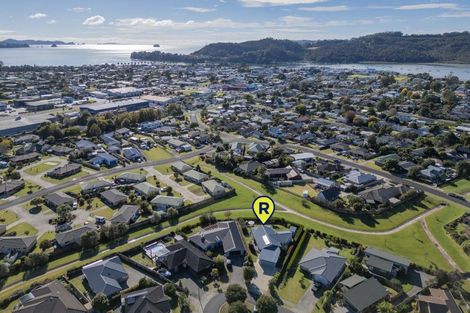 Photo of property in 18 Ringwood Place, Whitianga, 3510