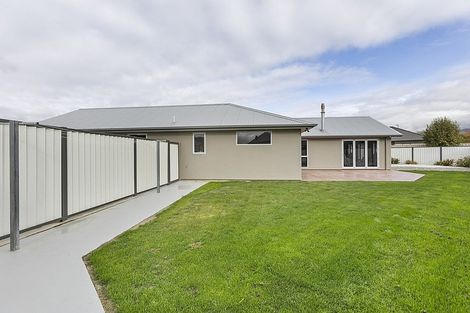 Photo of property in 37 Missy Crescent, Mount Pisa, Cromwell, 9383