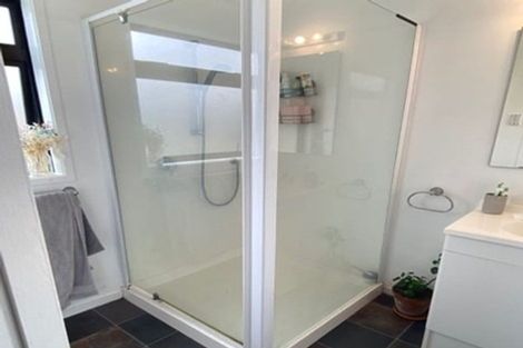 Photo of property in 8 Wallis Street, Raglan, 3225