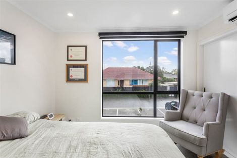 Photo of property in 18 Patariki Way, Beach Haven, Auckland, 0626