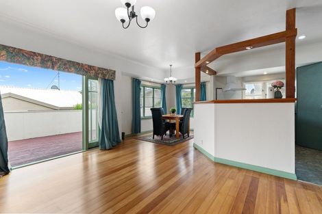 Photo of property in 118 Forest Lake Road, Forest Lake, Hamilton, 3200