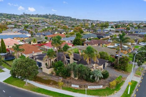 Photo of property in 1 Maghera Drive, East Tamaki, Auckland, 2016