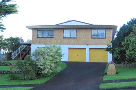Photo of property in 6 Elsted Place, Goodwood Heights, Auckland, 2105