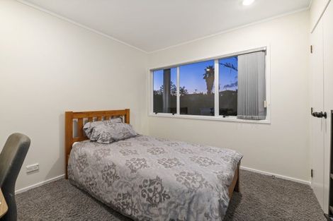 Photo of property in 1/992 Beach Road, Torbay, Auckland, 0630