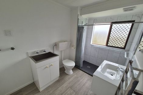 Photo of property in 1/773 Beach Road, Browns Bay, Auckland, 0630