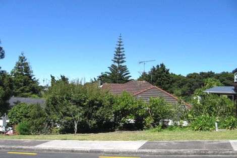 Photo of property in 23 Wernham Place, Northcote, Auckland, 0626