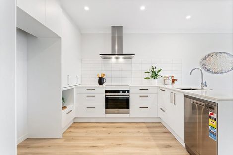 Photo of property in 6 Park Green Avenue, Rosehill, Papakura, 2113