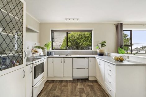 Photo of property in 1/26 Hyde Road, Rothesay Bay, Auckland, 0630