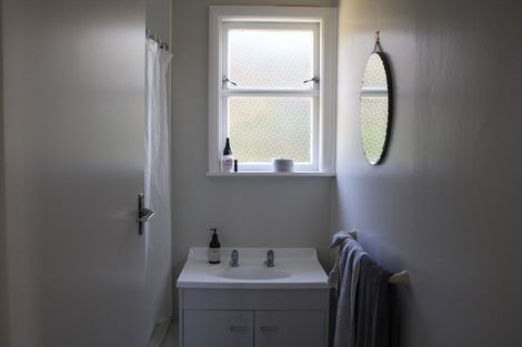 Photo of property in 2 Paparangi Crescent, Paparangi, Wellington, 6037