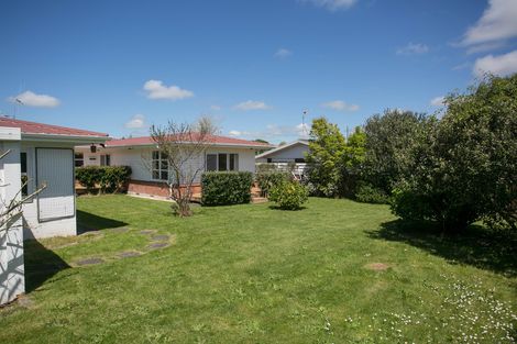 Photo of property in 20 Clare Street, Cambridge, 3434