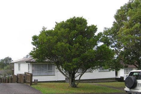 Photo of property in 5 Lydford Place, Glendene, Auckland, 0602