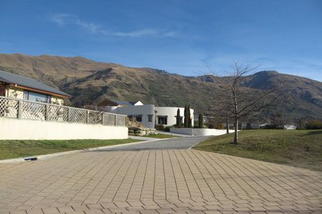 Photo of property in 15 Little Oak Common, Wanaka, 9305