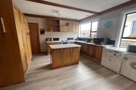 Photo of property in 115 Macandrew Road, South Dunedin, Dunedin, 9012