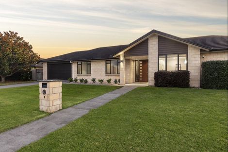 Photo of property in 2 Kowhai Drive, Cambridge, 3434