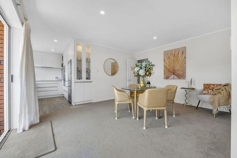 Photo of property in 1/5 Solana Court, Botany Downs, Auckland, 2010