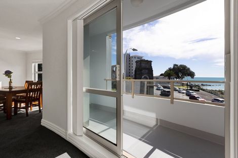 Photo of property in 1e Queen Street, New Plymouth, 4310