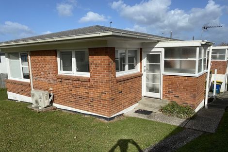 Photo of property in 2/23 Dallinghoe Crescent, Milford, Auckland, 0620