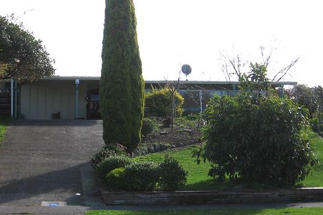 Photo of property in 40 Wikiriwhi Crescent, Awapuni, Palmerston North, 4412