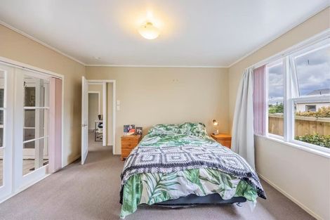 Photo of property in 6 William Souter Street, Forrest Hill, Auckland, 0620