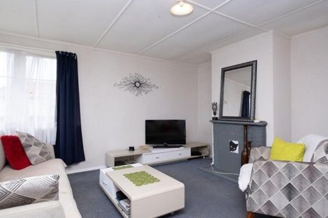 Photo of property in 2 Waihi Road, Hawera, 4610