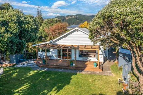Photo of property in 137 Wellington Road, Paekakariki, 5034