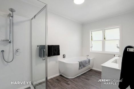 Photo of property in 61a West Lynn Road, Titirangi, Auckland, 0604